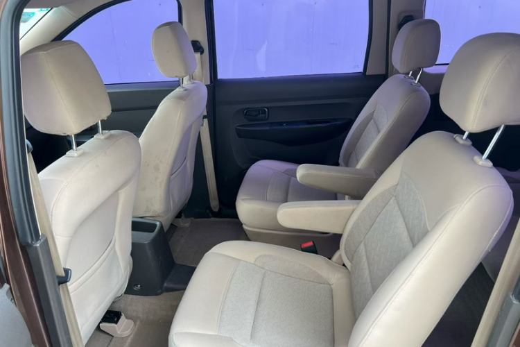Used Wuling Hongguang 2014 1.5L S Standard Version Interior 2