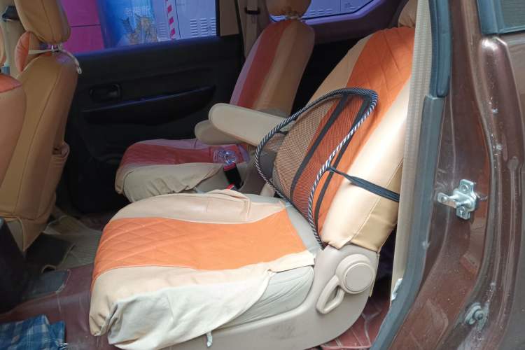 Used Wuling Hongguang 2014 1.5L S Standard Version Interior 4