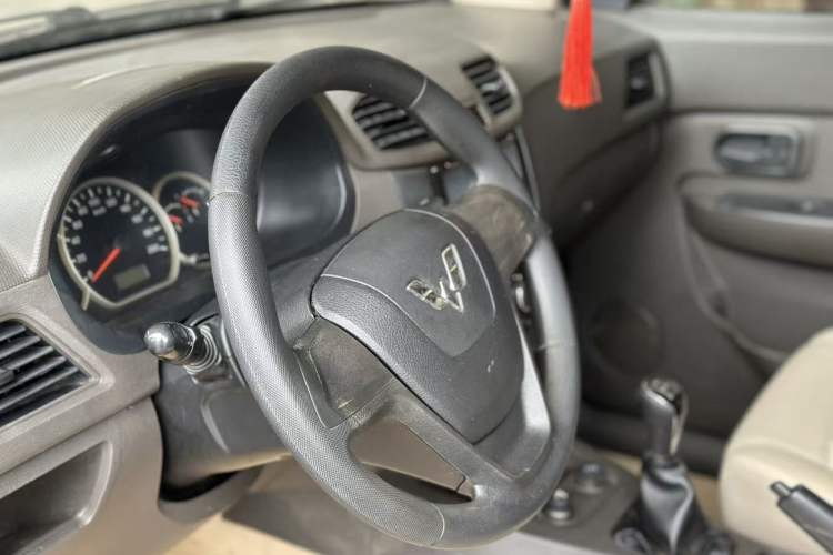 Used Wuling Hongguang 2014 1.5L S Standard Version Interior 6