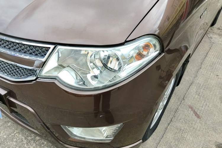 Used Wuling Hongguang 2014 1.5L S Standard Version Left Front Headlight