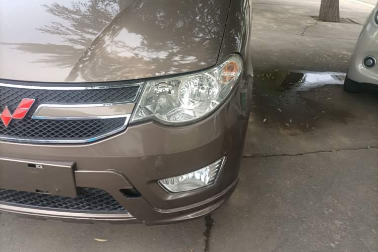Used Wuling Hongguang 2014 1.5L S Standard Version Left Front Headlight