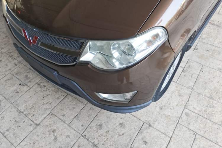 Used Wuling Hongguang 2014 1.5L S Comfort Model Left Front Headlight