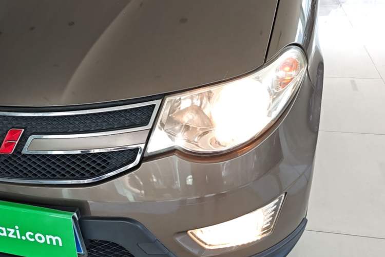 Used Wuling Hongguang 2014 1.5L S Luxury Model Left Front Headlight