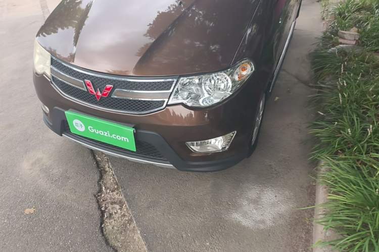Used Wuling Hongguang 2014 1.5L S Comfort Model Left Front Headlight