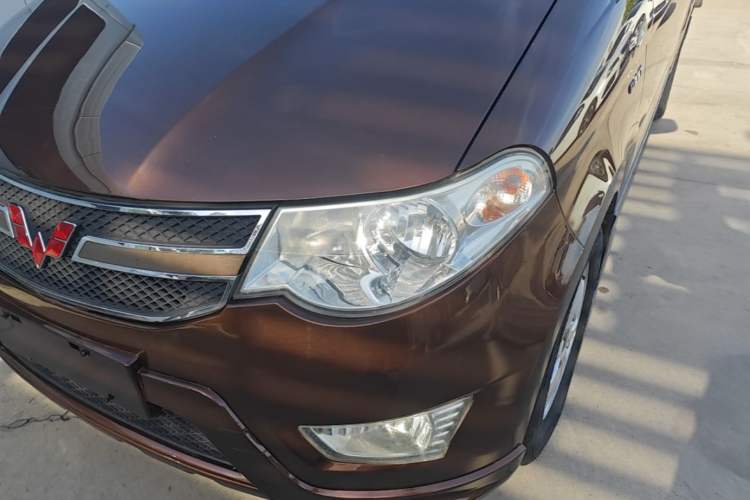 Used Wuling Hongguang 2014 1.5L S Standard Version Left Front Headlight