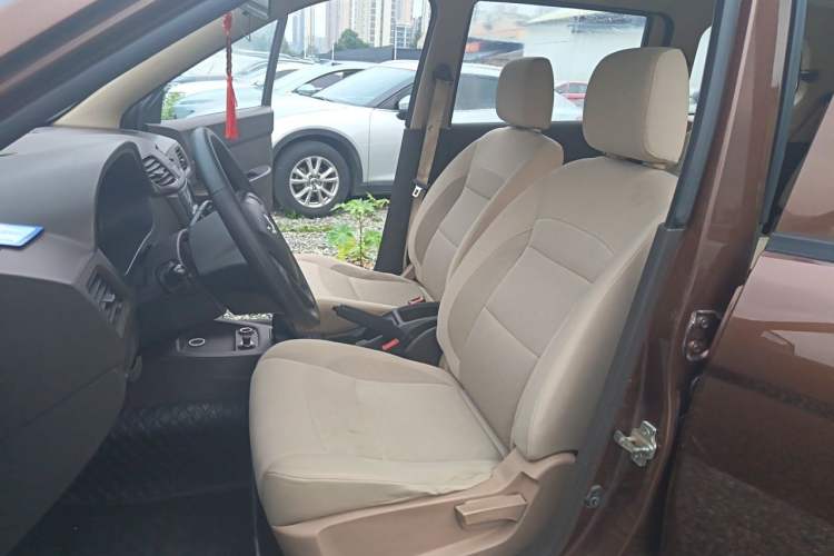 Used Wuling Hongguang 2014 1.5L S Standard Version Left Front Seat