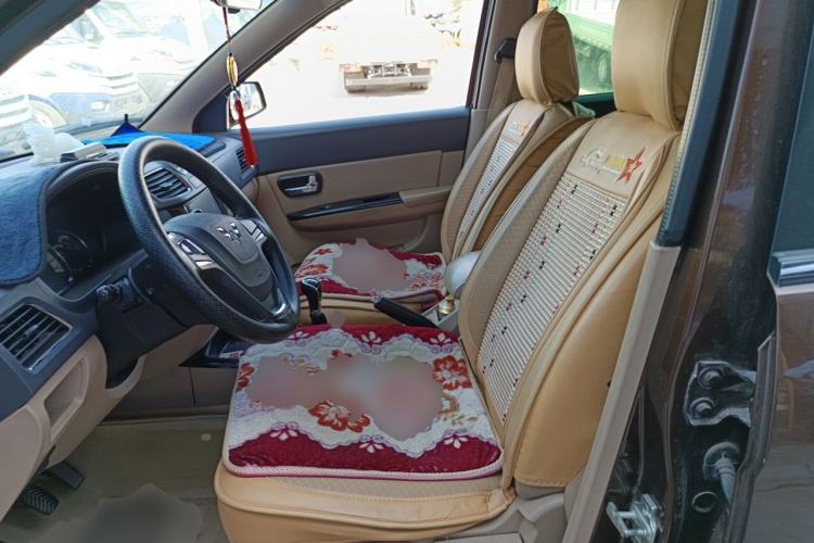 Used Wuling Hongguang 2014 1.5L S Luxury Model Left Front Seat