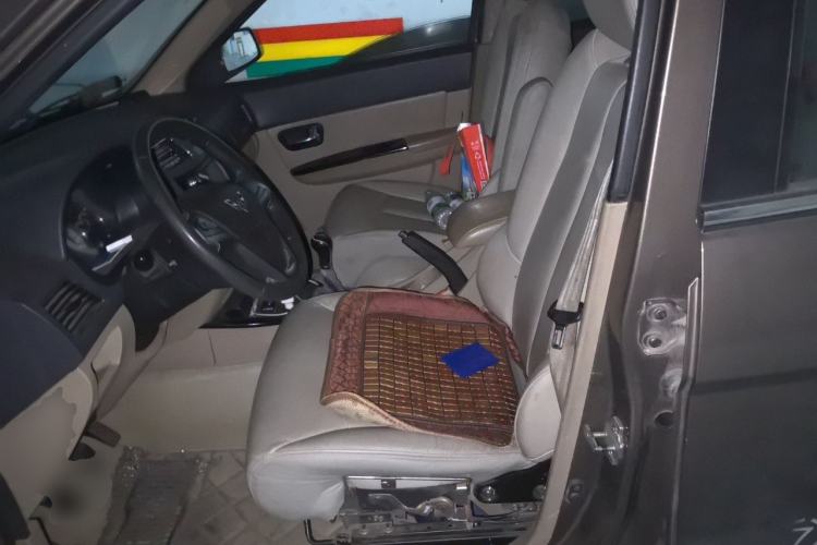 Used Wuling Hongguang 2014 1.5L S Luxury Model Left Front Seat