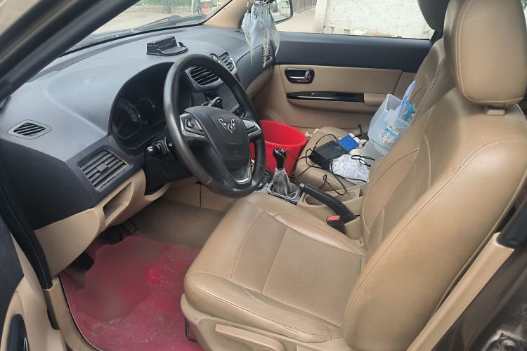 Used Wuling Hongguang 2014 1.5L S Luxury Model Left Front Seat