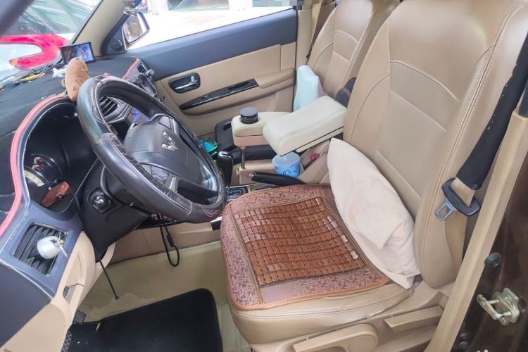 Used Wuling Hongguang 2014 1.5L S Automatic Luxury Model Left Front Seat