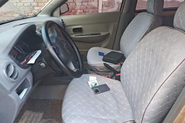 Used Wuling Hongguang 2014 1.2L Base Model China IV Left Front Seat