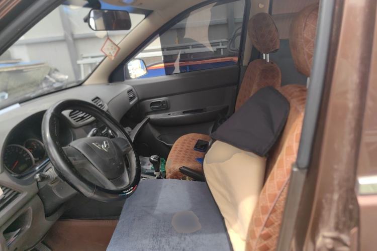 Used Wuling Hongguang 2014 1.2L Base Model China IV Left Front Seat