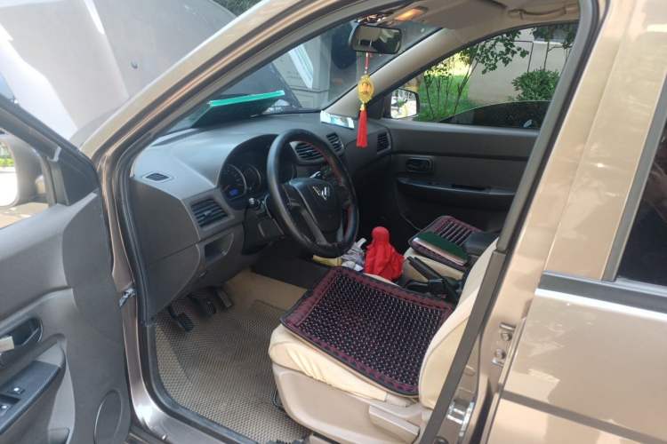 Used Wuling Hongguang 2014 1.5L S Standard Version Left Front Seat