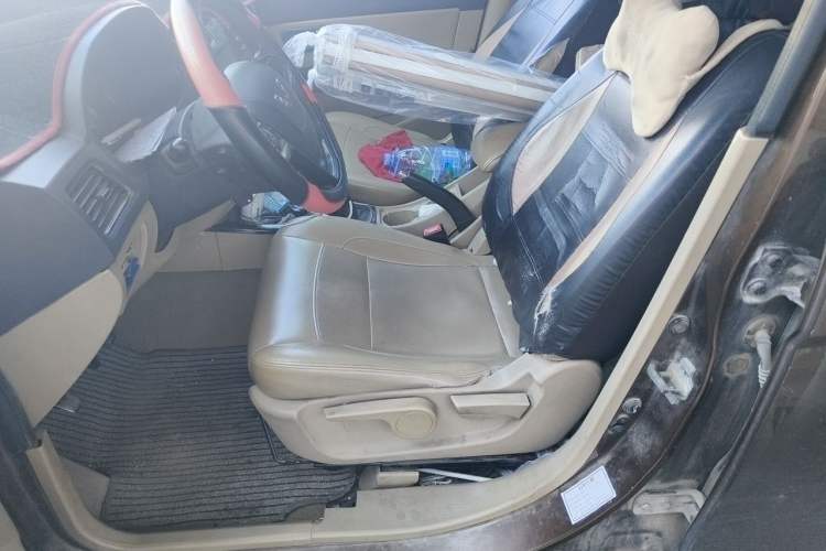 Used Wuling Hongguang 2014 1.5L S Luxury Model Left Front Seat