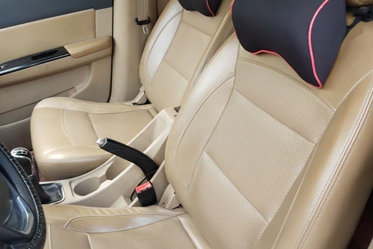 Used Wuling Hongguang 2014 1.5L S Comfort Model Left Front Seat