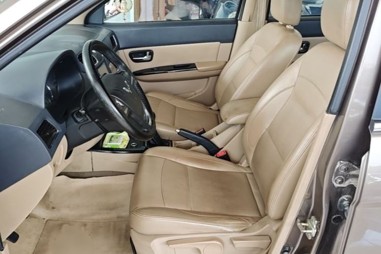 Used Wuling Hongguang 2014 1.5L S Luxury Model Left Front Seat