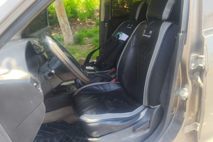Used Wuling Hongguang 2014 1.2L Base Model China IV Left Front Seat