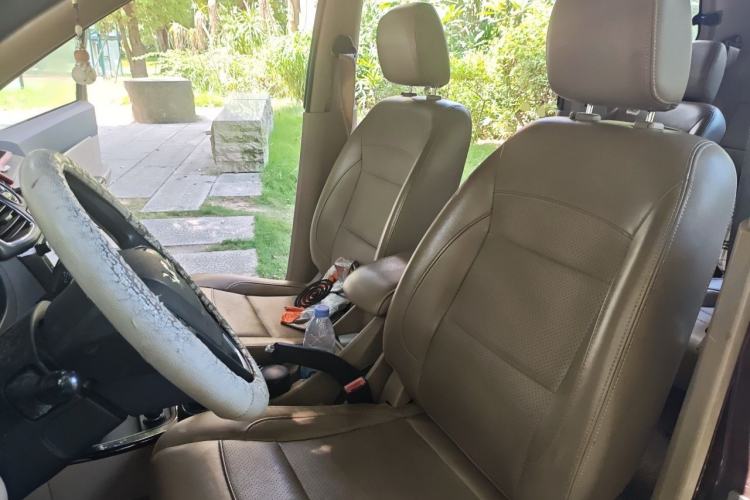 Used Wuling Hongguang 2014 1.5L S Luxury Model Left Front Seat