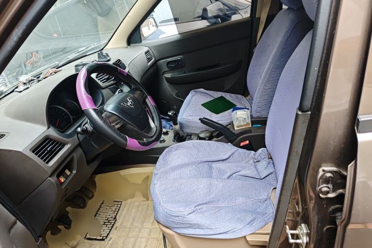 Used Wuling Hongguang 2014 1.5L S Standard Version Left Front Seat