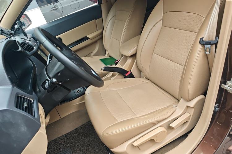 Used Wuling Hongguang 2014 1.5L S Luxury Model Left Front Seat