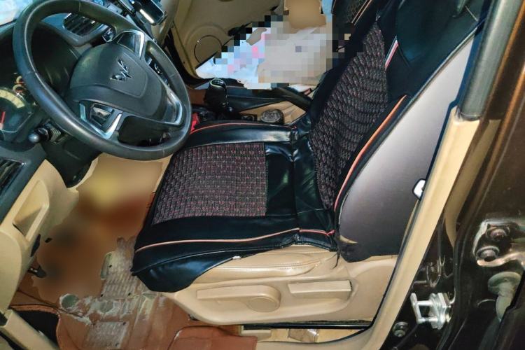 Used Wuling Hongguang 2014 1.5L S Luxury Model Left Front Seat
