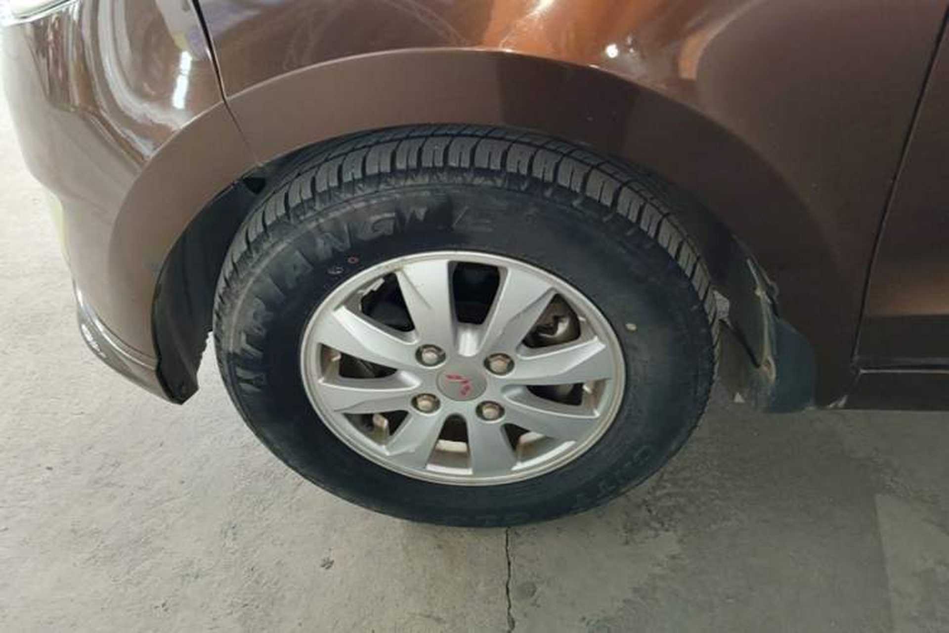Used Wuling Hongguang 2014 1.5L S Standard Version Left Front Wheel Hub