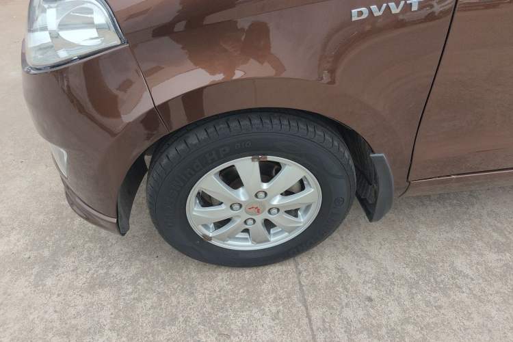 Used Wuling Hongguang 2014 1.5L S Standard Version Left Front Wheel Hub