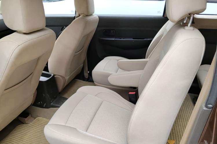 Used Wuling Hongguang 2014 1.5L S Standard Version Left Rear Seat