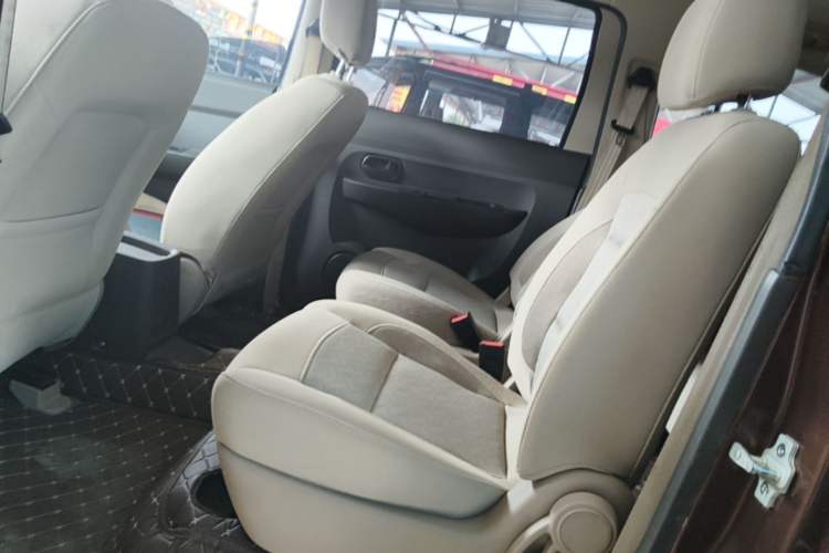 Used Wuling Hongguang 2014 1.5L S Standard Version Left Rear Seat