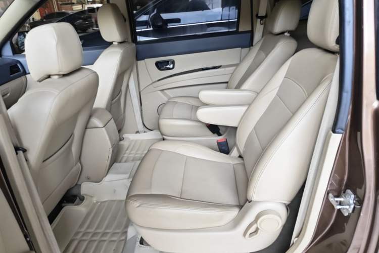 Used Wuling Hongguang 2014 1.5L S Comfort Model Left Rear Seat