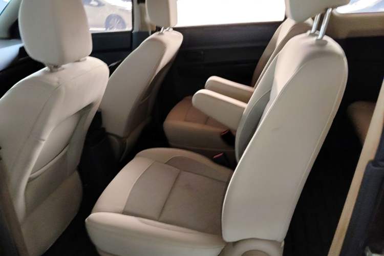 Used Wuling Hongguang 2014 1.5L S Standard Version Left Rear Seat