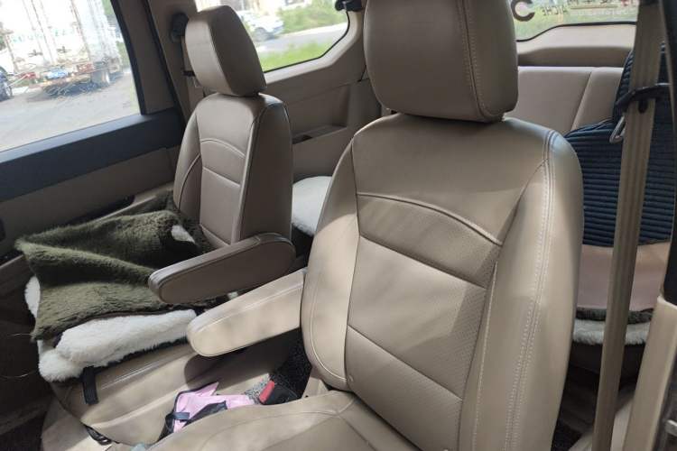 Used Wuling Hongguang 2014 1.2L S Comfort Model China IV Left Rear Seat