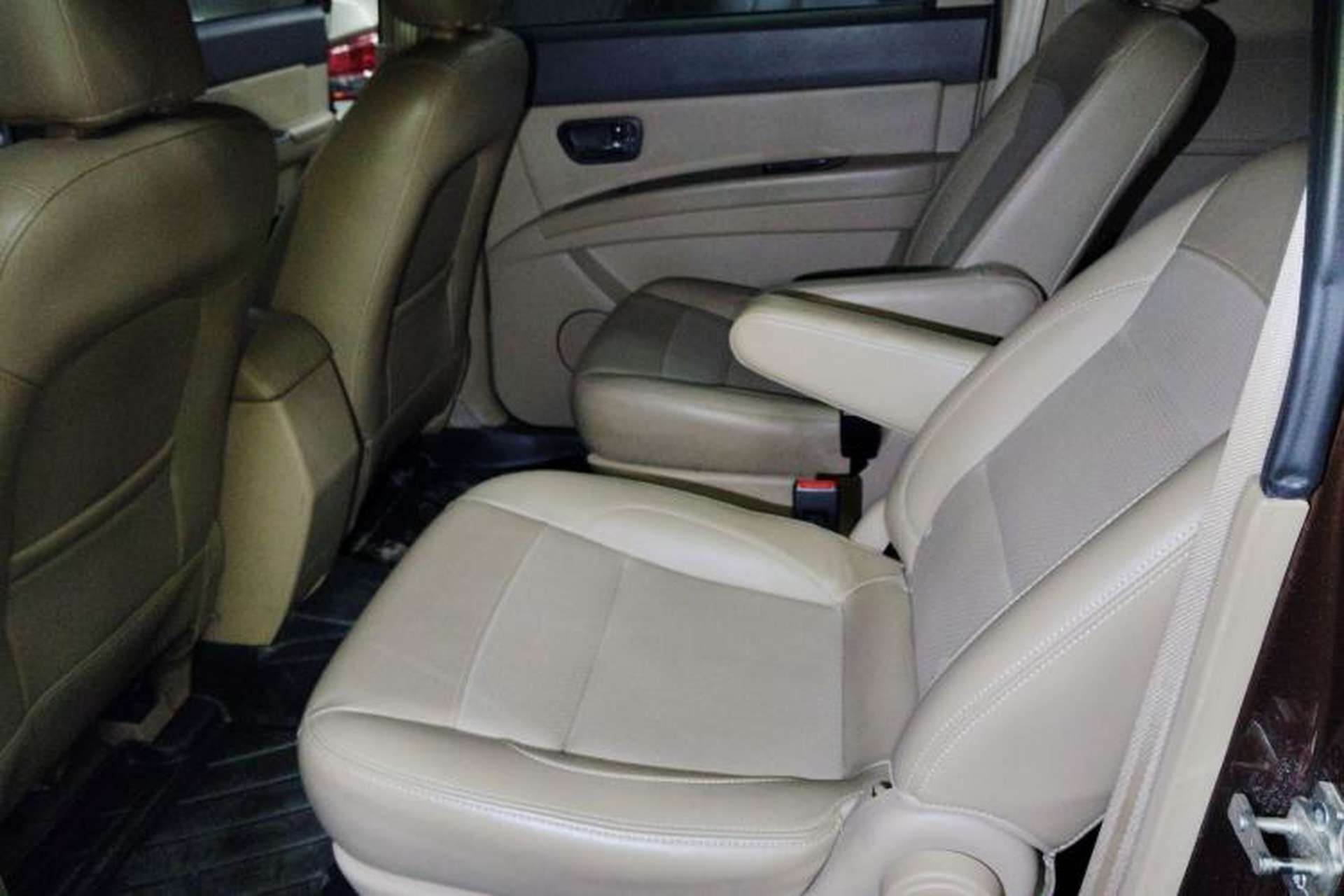 Used Wuling Hongguang 2014 1.5L S Automatic Luxury Model Left Rear Seat