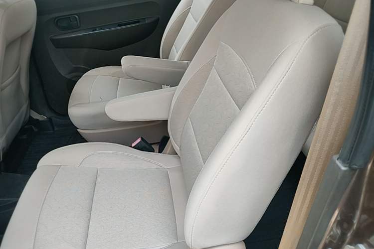 Used Wuling Hongguang 2014 1.5L S Standard Version Left Rear Seat