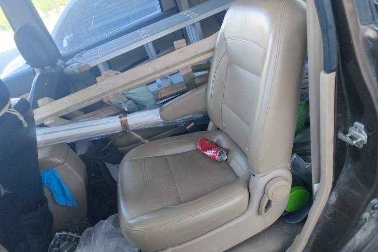 Used Wuling Hongguang 2014 1.5L S Luxury Model Left Rear Seat