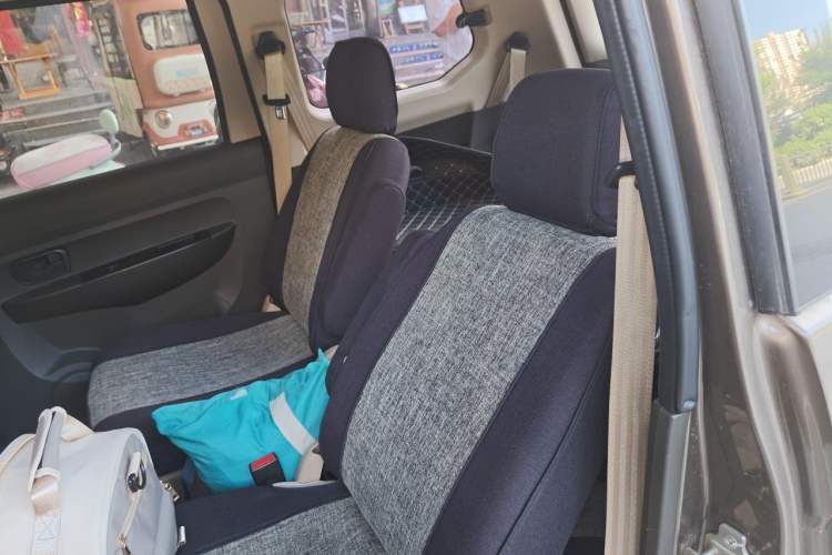 Used Wuling Hongguang 2014 1.5L S Standard Version Left Rear Seat