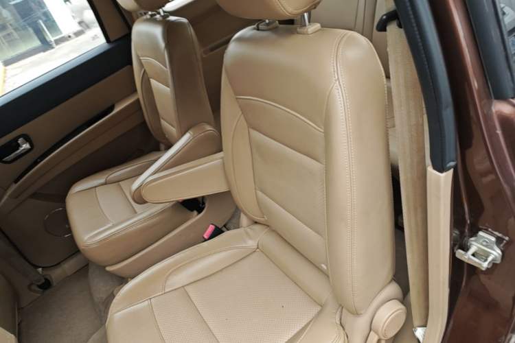 Used Wuling Hongguang 2014 1.5L S Comfort Model Left Rear Seat