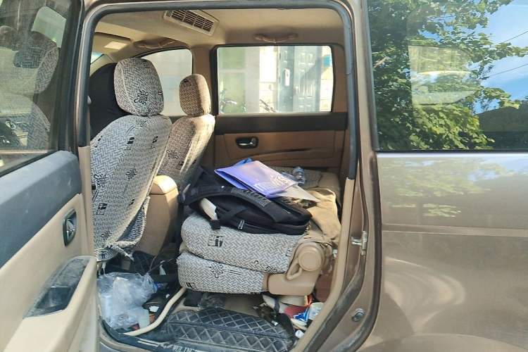 Used Wuling Hongguang 2014 1.5L S Luxury Model Left Rear Seat