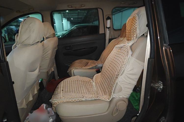 Used Wuling Hongguang 2014 1.5L S Standard Version Left Rear Seat