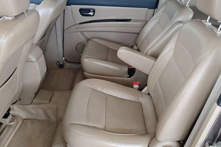 Used Wuling Hongguang 2014 1.5L S Luxury Model Left Rear Seat