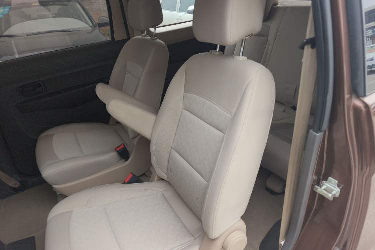 Used Wuling Hongguang 2014 1.5L S Standard Version Left Rear Seat