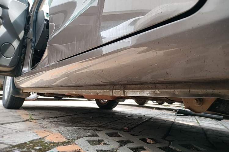 Used Wuling Hongguang 2014 1.5L S Standard Version Left Side Sill