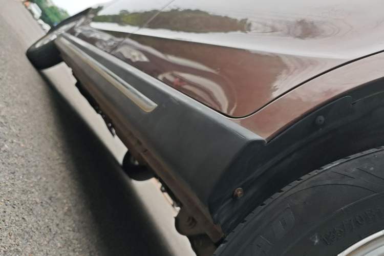 Used Wuling Hongguang 2014 1.5L S Comfort Model Left Side Sill