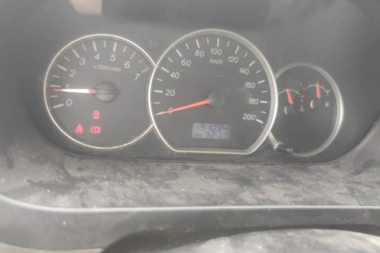 Used Wuling Hongguang 2014 1.5L S Standard Version Odometer Close Up
