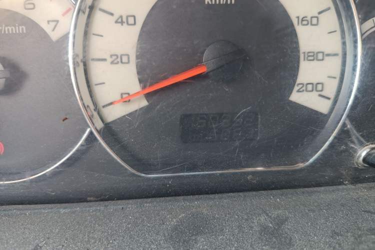 Used Wuling Hongguang 2014 1.5L S Luxury Model Odometer Close Up