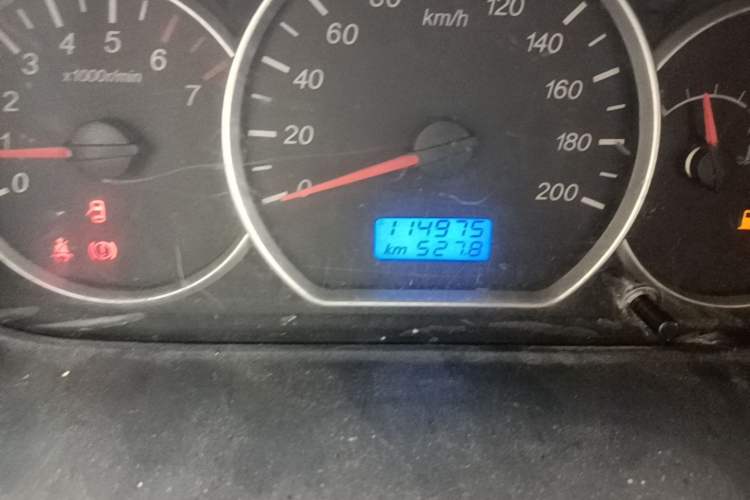 Used Wuling Hongguang 2014 1.5L S Standard Version Odometer Close Up