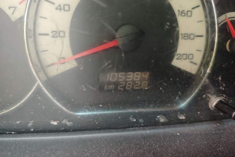 Used Wuling Hongguang 2014 1.5L S Luxury Model Odometer Close Up