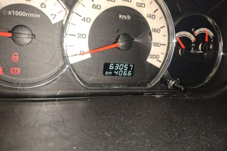 Used Wuling Hongguang 2014 1.5L S Luxury Model Odometer Close Up