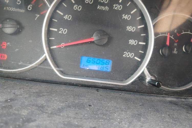 Used Wuling Hongguang 2014 1.5L S Standard Version Odometer Close Up
