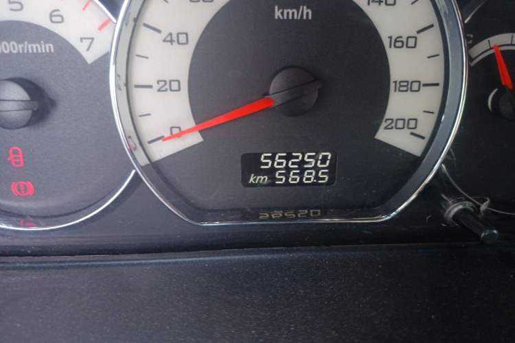 Used Wuling Hongguang 2014 1.5L S Luxury Model Odometer Close Up